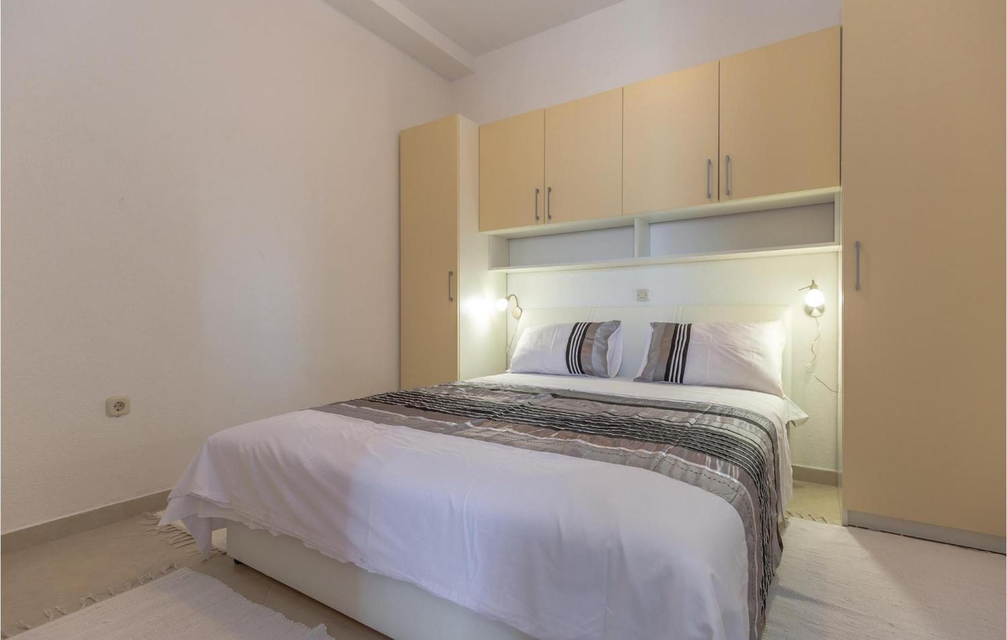 Awesome Home In Podgora With Kitchen Exteriér fotografie